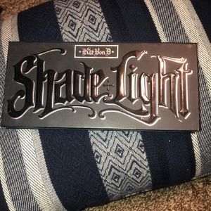 Kat Von D Shade + Light contour palette